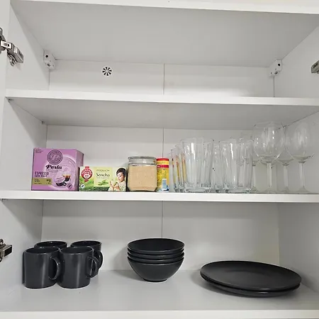 Centre New Quiet Stylish & Parking Near O2 Arena - Platce Dph - With Large Glass Balcony * 프라하