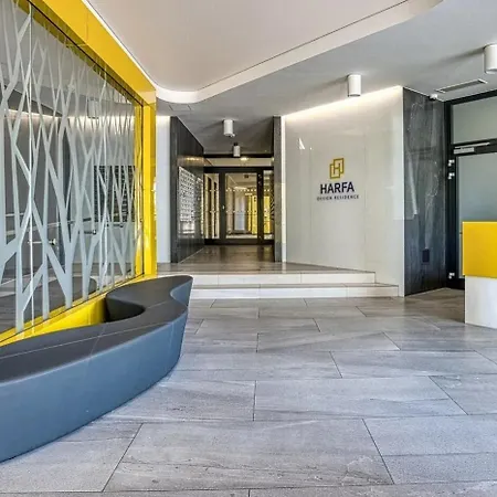 Lejlighed Centre New Quiet Stylish Apartment & Parking Near O2 Arena - With Large Glass Balcony Prag