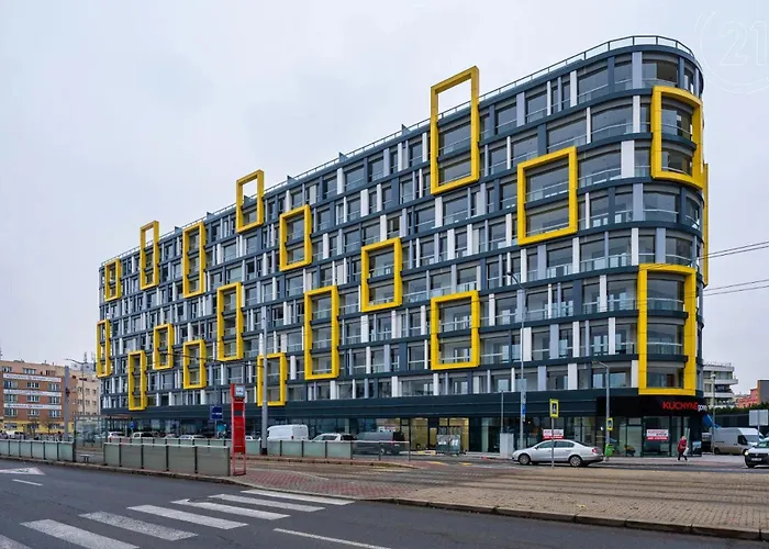 Centre New Quiet Stylish Apartment & Parking Near O2 Arena - With Large Glass Balcony Lejlighed Prag